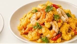 Stir-Fried Seafood with Yellow Curry